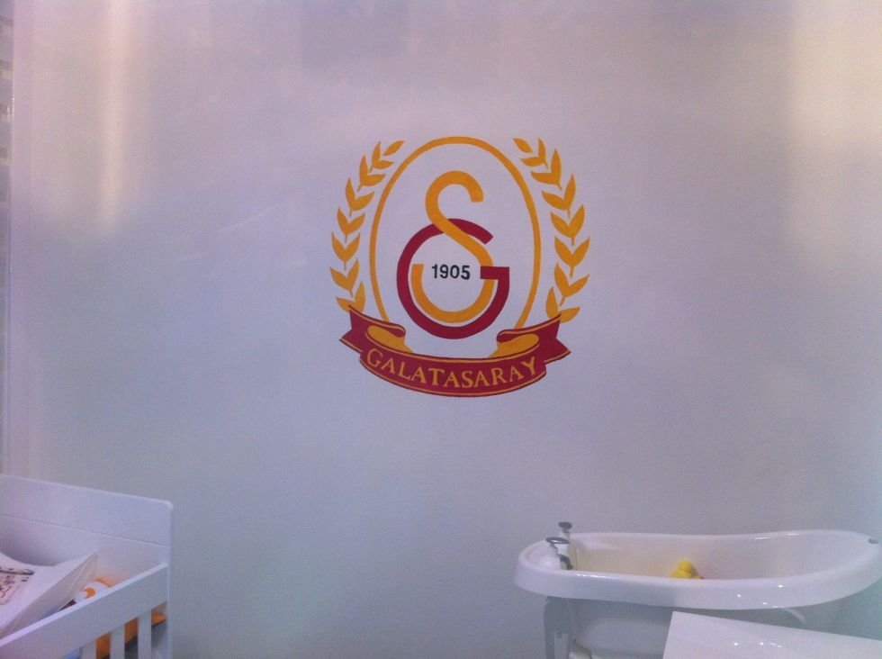 graffiti kinderkamer galatasaray logo